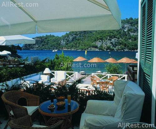 Hillside Beach Club 10